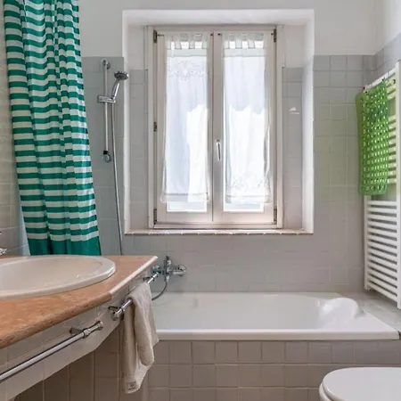 Residenza San Martino, Ospitar *